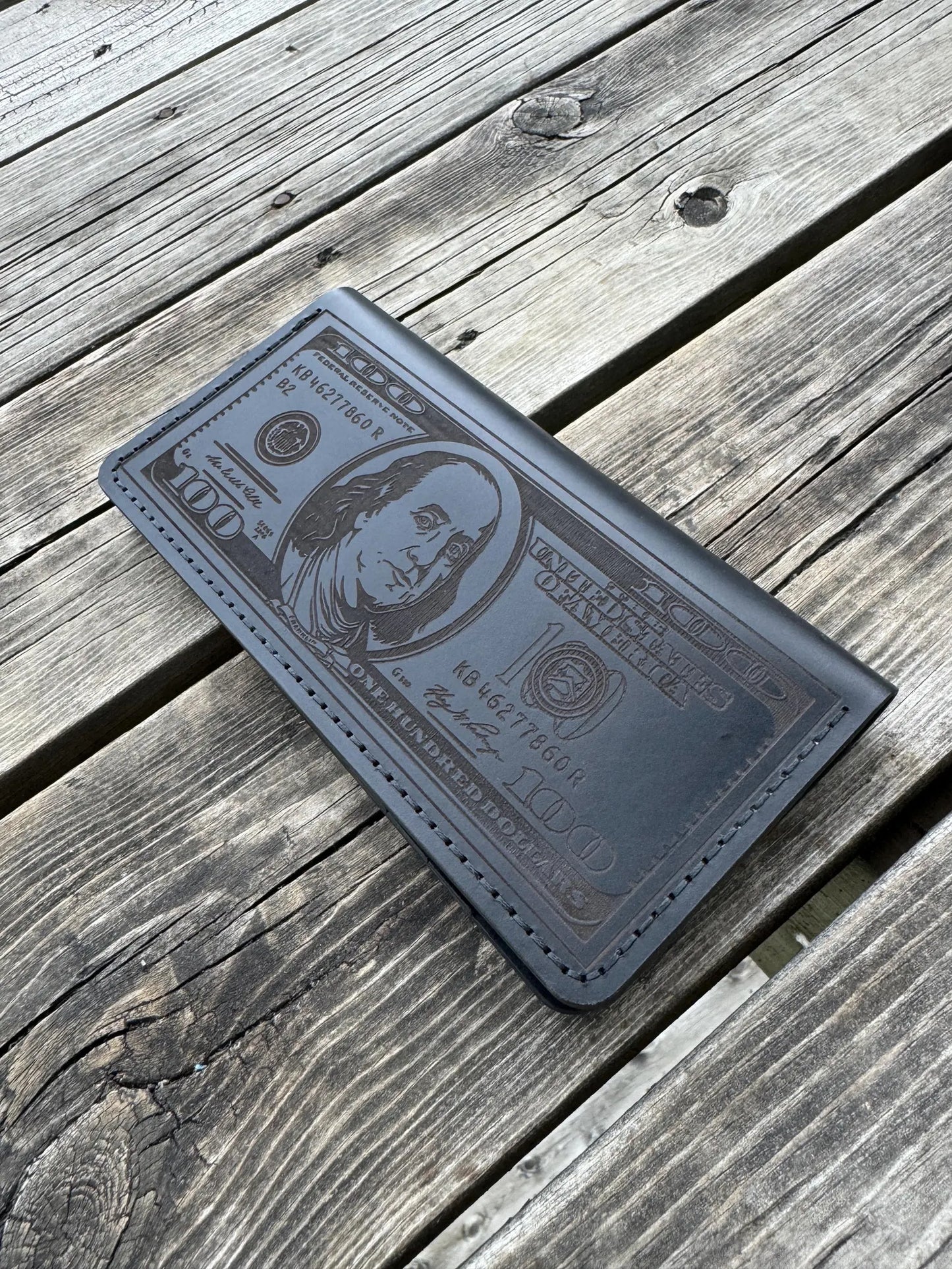long Leather wallet with 100 dollars engraving