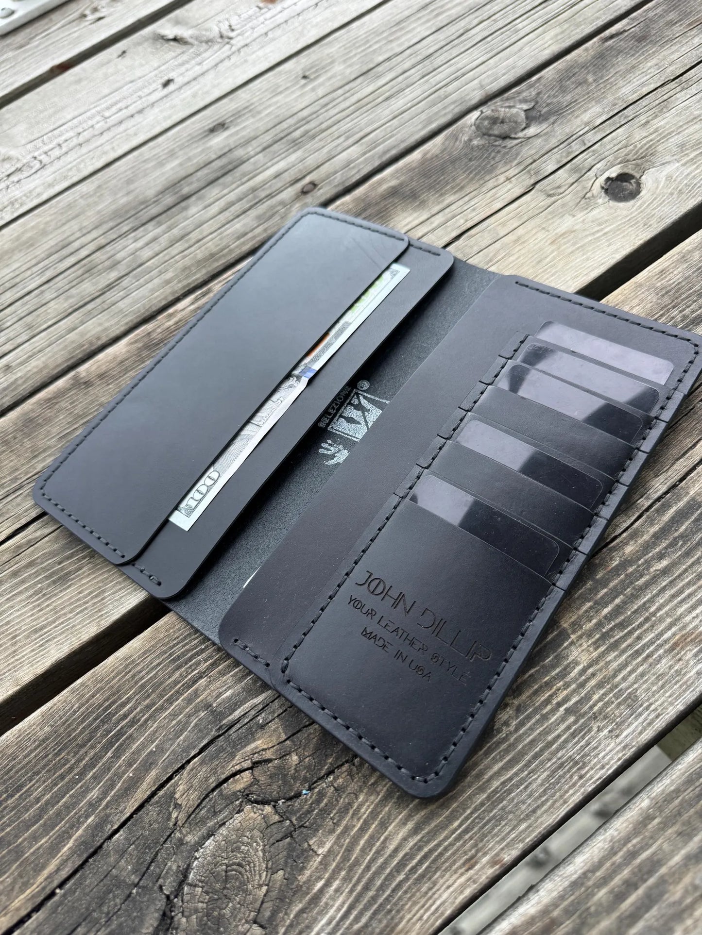 long Leather wallet with 100 dollars engraving